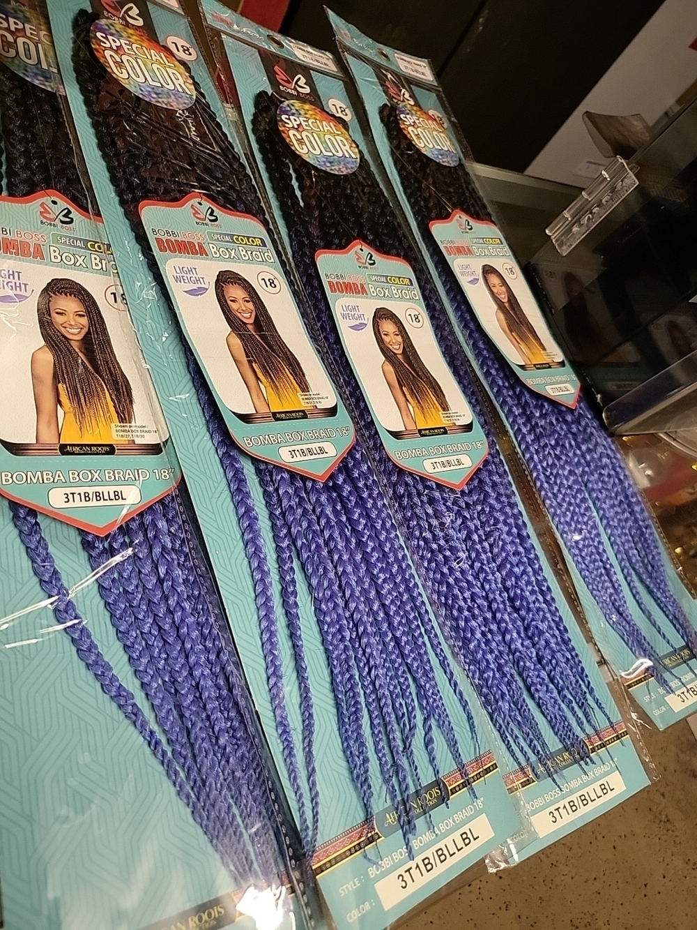 Bobbi Boss Bomba Box Braid 18" - Blue 4pks